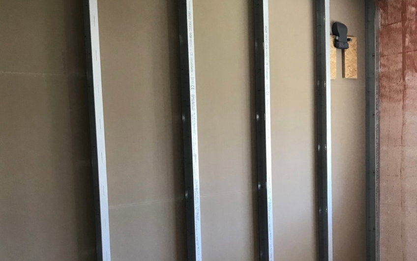 Trockenbauwände in der individuell geplanten Kern-Haus-Stadtvilla Mateo in Sasbach