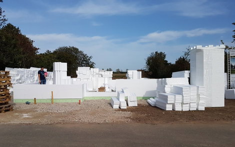 Duo-Therm Mauerwerk wird gesteck