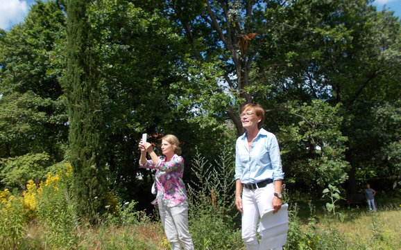 Bauherrin und Kirstin Schnabel zu Besuch auf der Baustelle in Bad Dürkheim