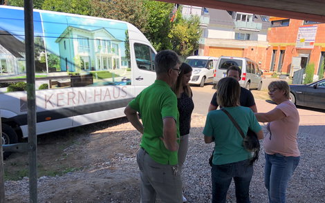 Rohbaubesichtigung im frei geplanten Einfamilienhaus von Kern-Haus in Schifferstadt 
