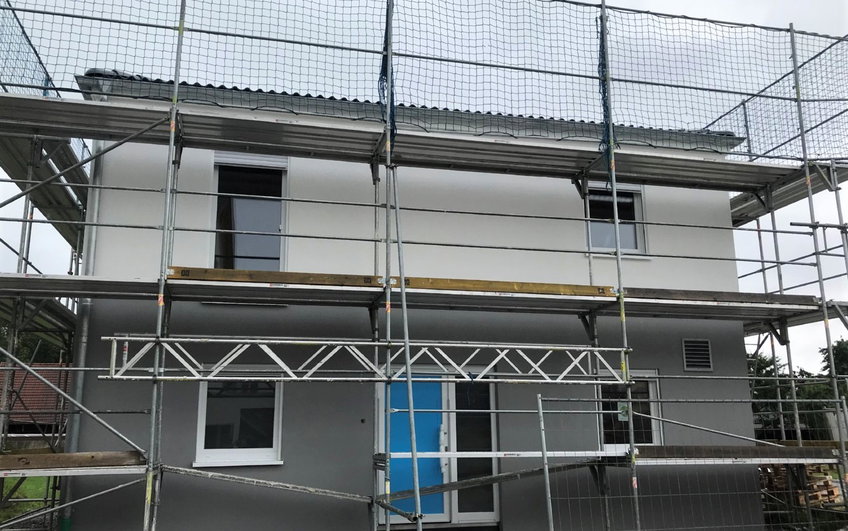 Fassade der individuell geplanten Kern-Haus-Stadtvilla Mateo in Sasbach