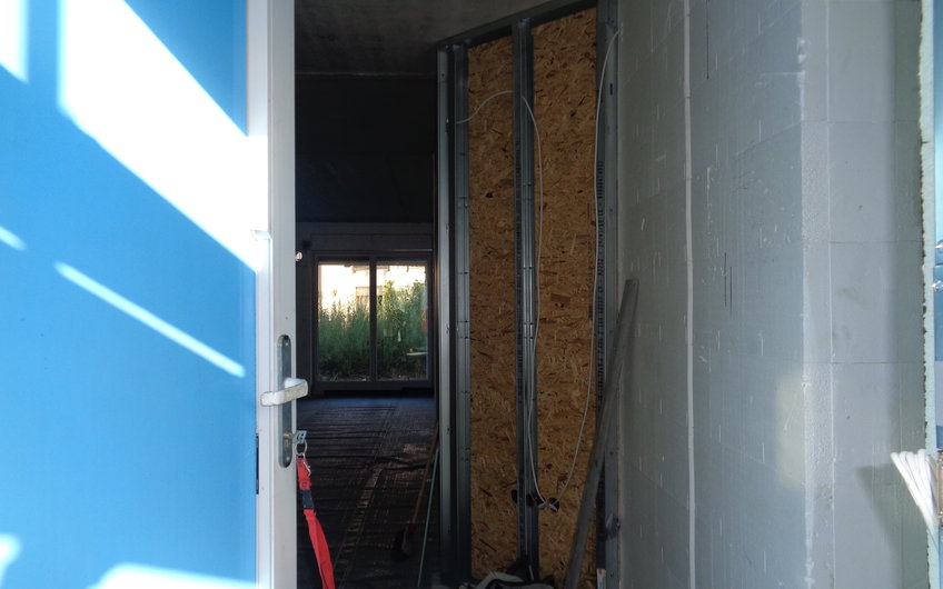 Trockenbau im Eingangsbereichs des frei geplanten Einfamilienhauses von Kern-Haus in Römerberg