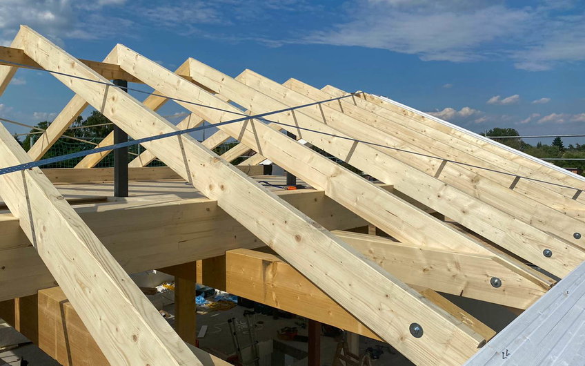 Richten des Dachstuhls für Kern-Haus Allea in eilenburg