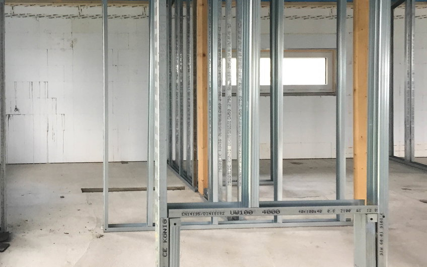 Trockenbauprofile in Kern-Haus Rohbau