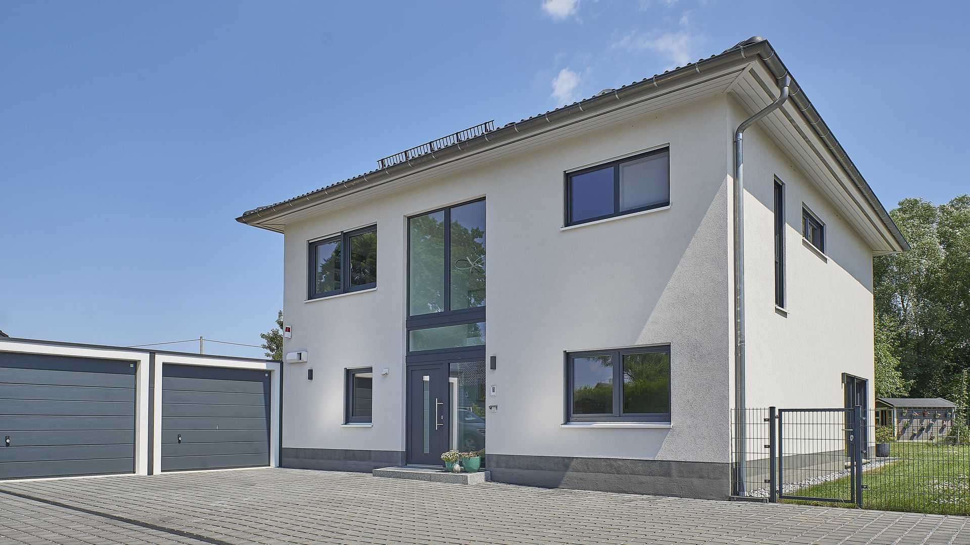 Stadtvilla Außenansicht Eingang in Fischbach