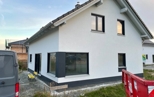 Finaler Außenputz Hausansicht 