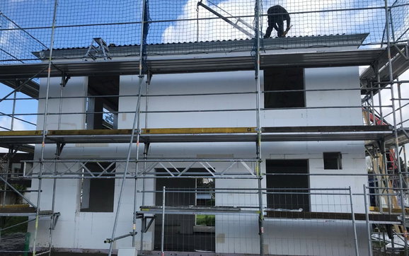 Dach der individuell geplanten Kern-Haus-Stadtvilla Mateo in Sasbach