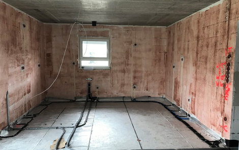 Elektrorohinstallation in der individuell geplanten Kern-Haus-Stadtvilla Mateo in Sasbach