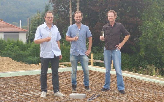 Grundsteinlegung für die individuell geplante Doppelhaushälfte Twin XL von Kern-Haus in Bammental