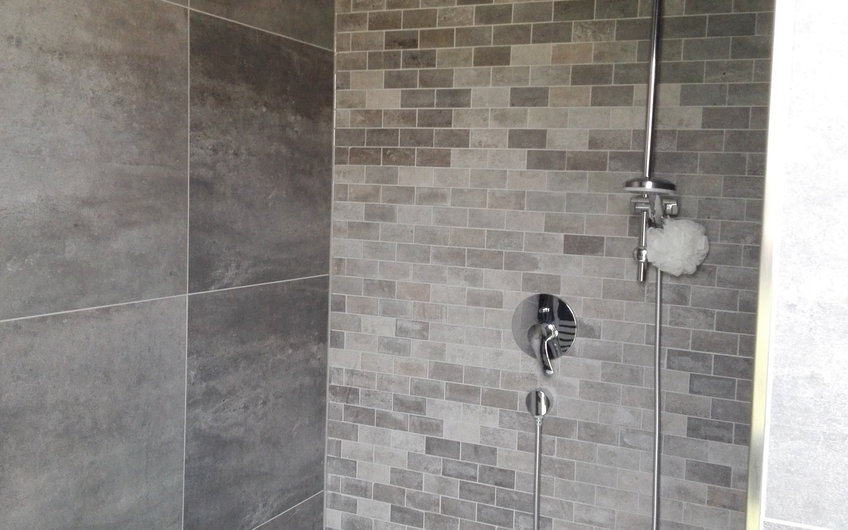 Dusche im Badezimmer im individuell geplanten Einfamilienhaus Signum von Kern-Haus in Einselthum