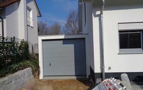 Garage des frei geplanten Einfamilienhauses von Kern-Haus in Bad Dürkheim