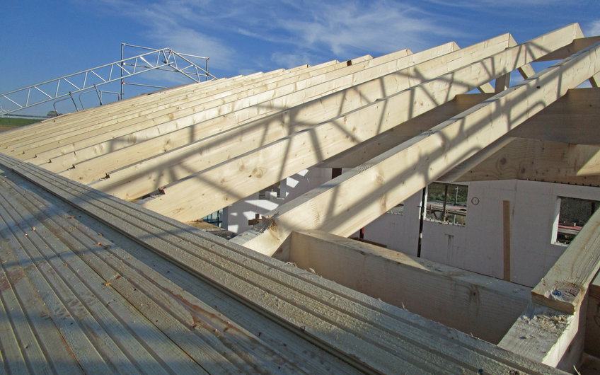 Richten des Dachstuhls.