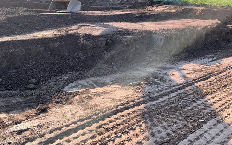 Auf der Baustelle wurde mit den Erdarbeiten begonnen.