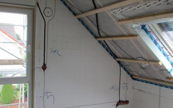 Elektroinstallation in der Wand