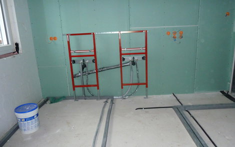 Die Rohinstallation Sanitär wurde ausgeführt.