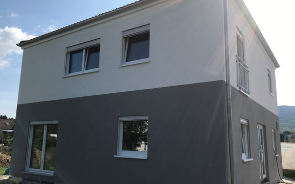 Fassade der individuell geplanten Kern-Haus-Stadtvilla Mateo in Sasbach