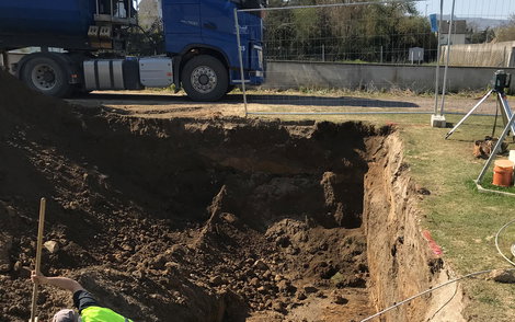 Für die Entstehung des Kern-Hauses müssen Erdmassen ausgetauscht werden.