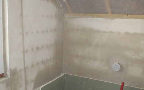 Der Innenausbau auch im Badezimmer schreitet voran.