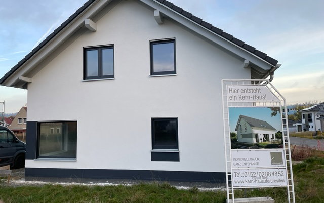 Finaler Außenputz Hausansicht 