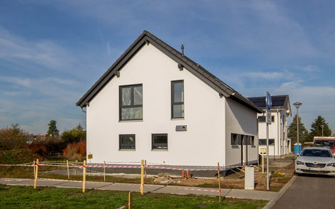 Giebelseite des Kern-Haus Trend in Eilenburg