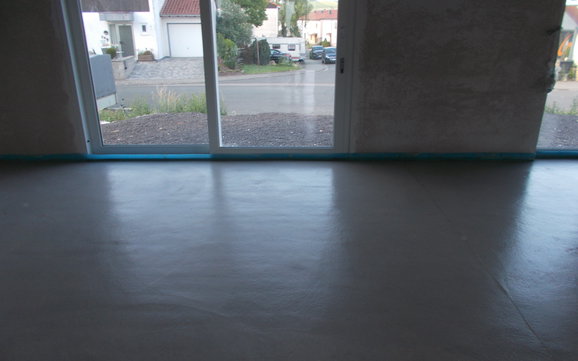 Estrich im Wohnzimmer des Familienhauses Signum von Kern-Haus in Einselthum