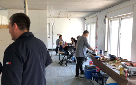 Rohbaubesichtigung im frei geplanten Einfamilienhaus von Kern-Haus in Römerberg
