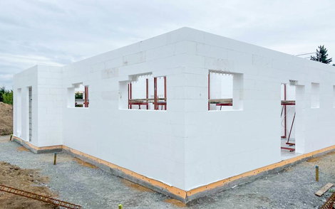 Stellen des Erdgeschossrohbaus für Kern-HAus Allea in Eilenburg