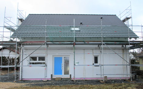 Das Glasseitenteil der Haustür wurde eingebaut. 