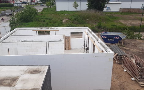 Die DuoTherm Compound-Elemente wurden mit Beton verfüllt.