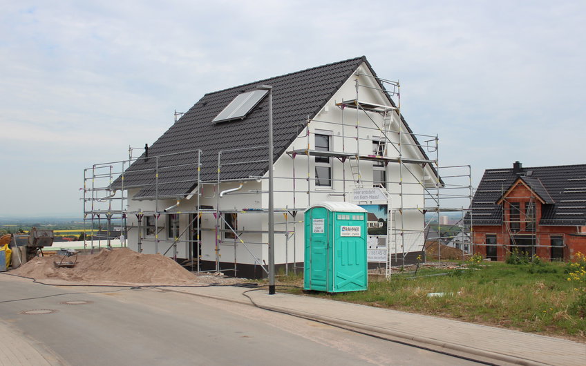 In Marbach erstrahlt das Kern-Haus Luna im frischen Außenputz.