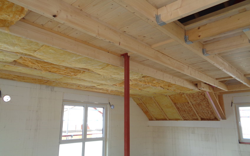 Dämmung des Daches des frei geplanten Einfamilienhauses von Kern-Haus in Römerberg 
