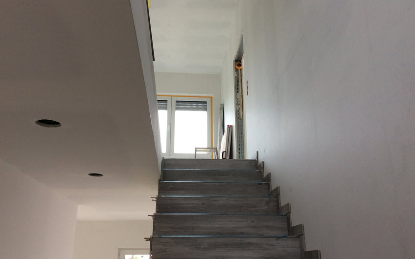 Aktuell laufen die Malerarbeiten in der Stadtvilla