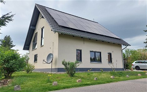 Kern-Haus Luna mit Photovoltaik-Anlage in Lichtenau