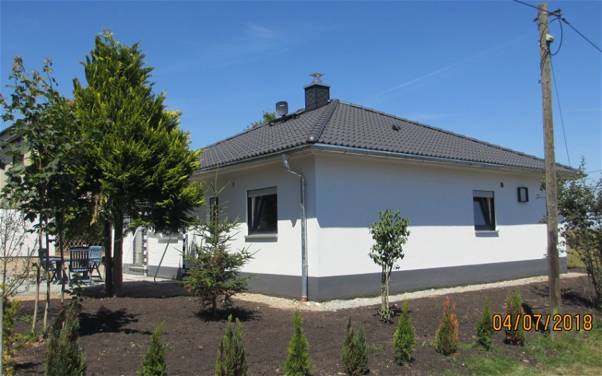 Kern-Haus-Bungalow Flair in Chemnitz-Euba mit Außenanlagengestaltung
