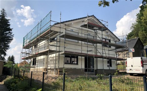 Fenster und Dacheindeckung für frei geplantes Kern-Haus in Neukirchen