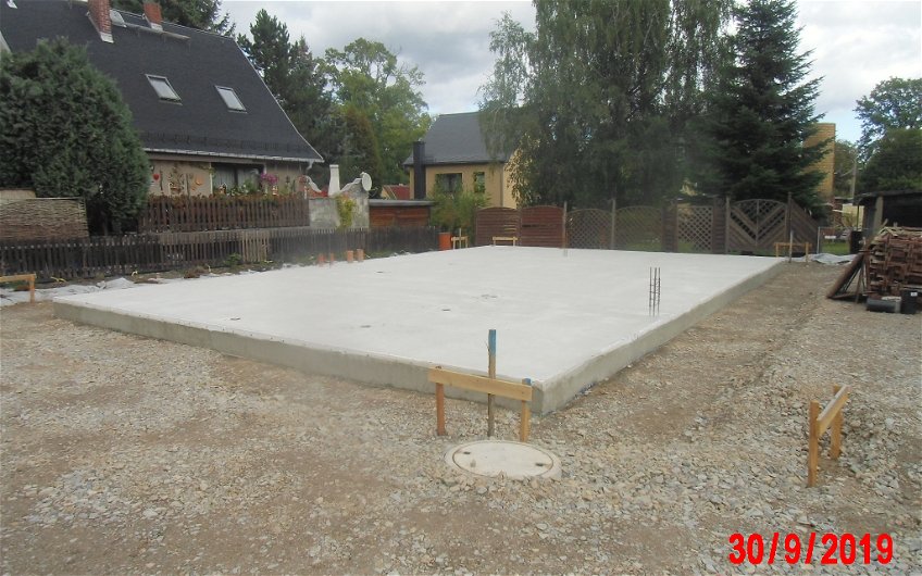 Bodenplatte für frei geplantes Kern-Haus mit Einliegerwohnung in Wittgensdorf