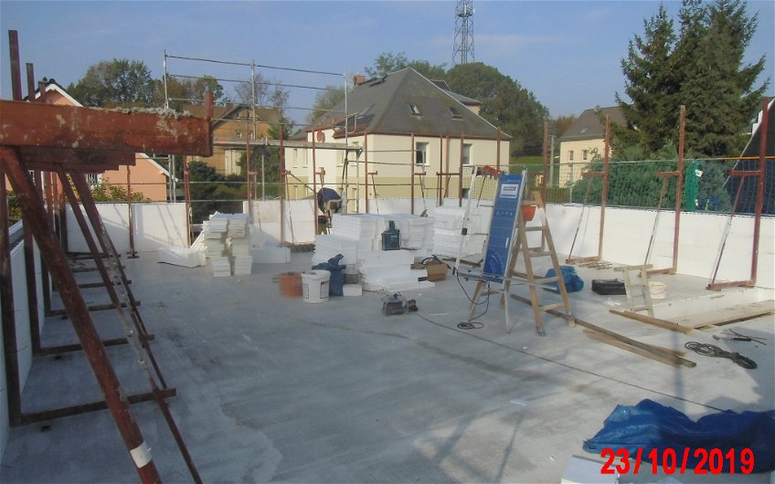 Dachgeschosswände für frei geplantes Zweifamilienhaus von Kern-Haus in Wittgensdorf