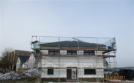 Dacheindeckung für Stadtvilla Signus von Kern-Haus in Lössnitz