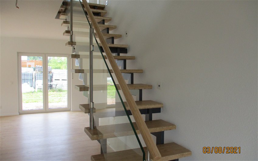 Treppe für Stadtvilla Signus von Kern-Haus in Lössnitz