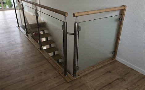 Treppengeländer für Stadtvilla Signus von Kern-Haus in Lössnitz