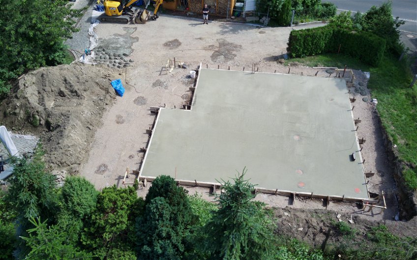 Beton Bodenplatte für Stadtvilla Certo von Kern-Haus in Flöha