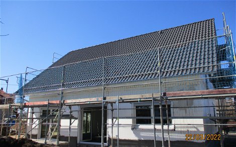Fertigstellung Dacheindeckung und Fenster für Kern-Haus Anto in Hainichen