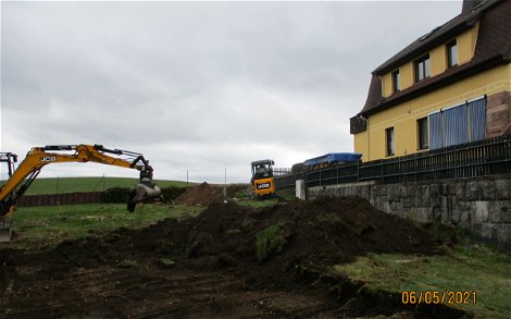 Tiefbauarbeiten für Stadtvilla Certo von Kern-Haus in Elterlein