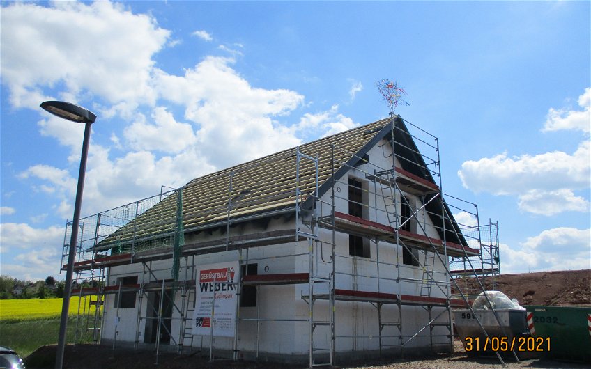 Beginn Dacheindeckung Kern-Haus Signum in Lugau