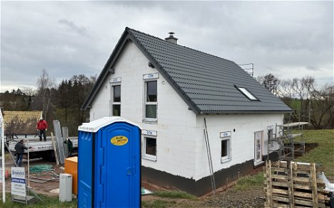 Dacheindeckung für Kern-Haus Taro in Striegistal, OT Naundorf