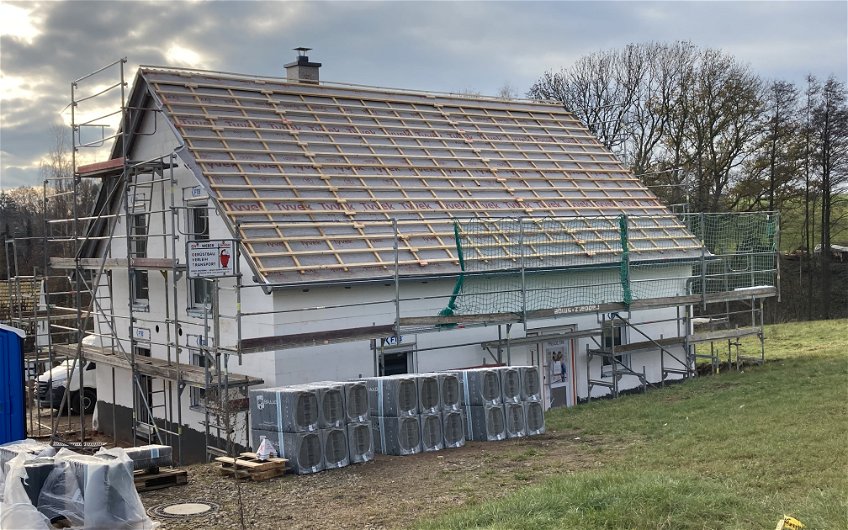 Dacheindeckung und Fenster für Kern-Haus Taro in Striegistal, OT Naundorf