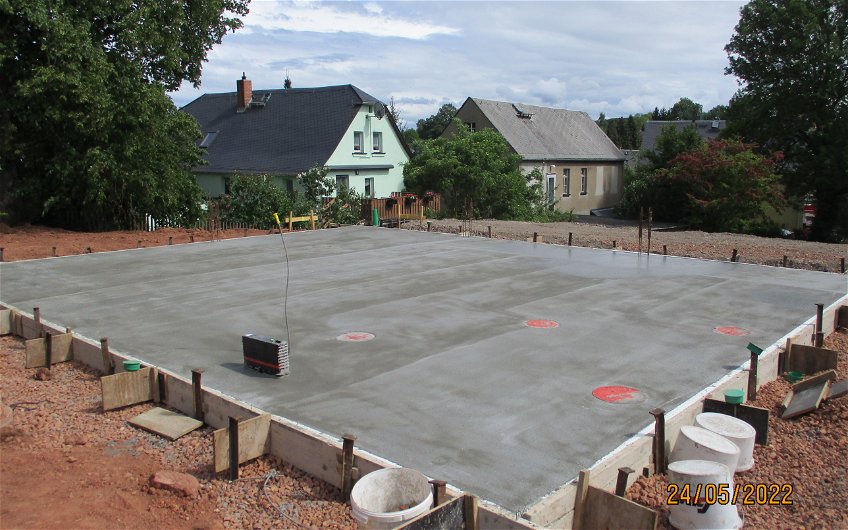 Bodenplatte für frei geplantes Kern-Haus in Oberlungwitz
