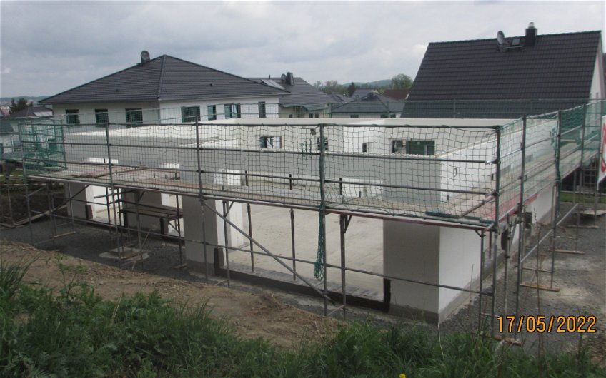 Gerüst für Dachstuhl des umgeplanten Kern-Haus-Bungalows Balance in Plauen