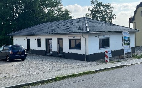 Dacheindeckung für frei geplanten Bungalow von Kern-Haus in Hohenstein-Ernstthal