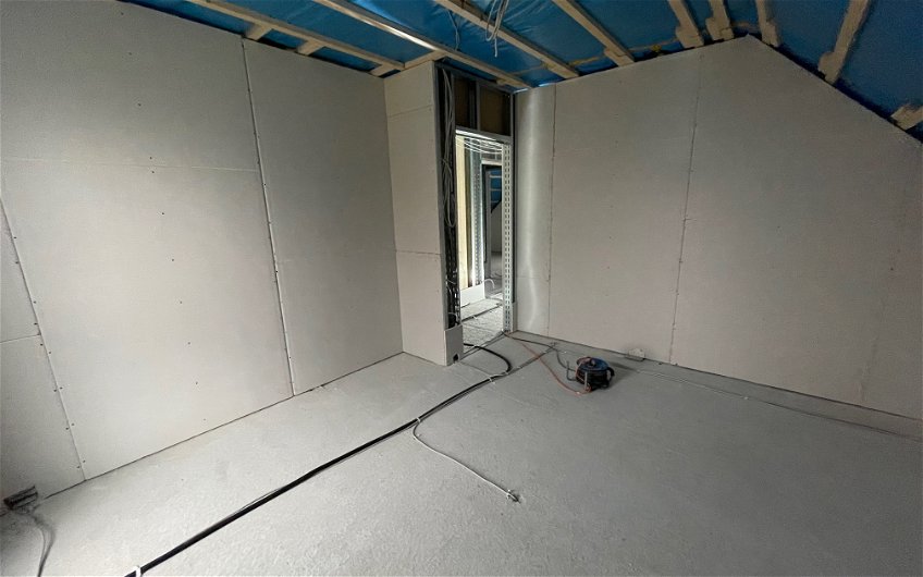 Elektroinstallation Dach - Zimmer